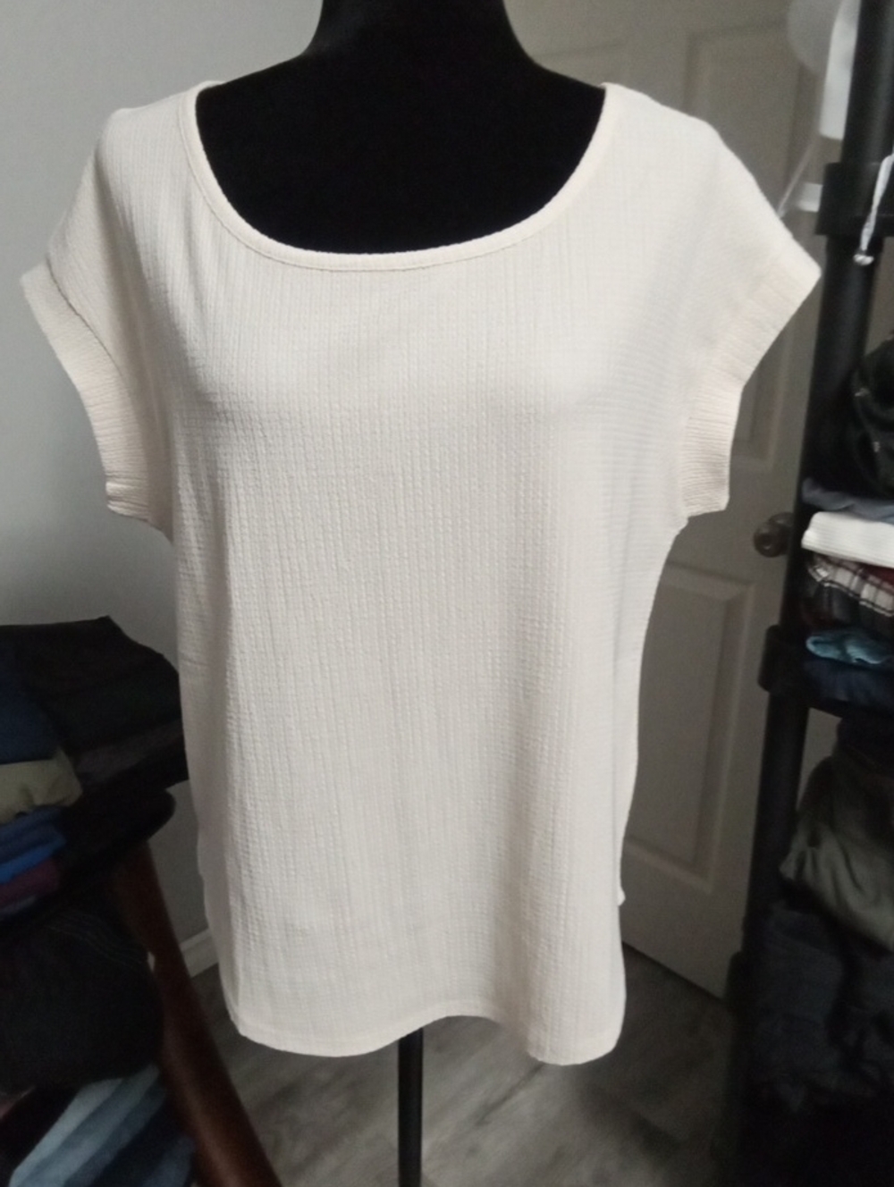 2/$7**Cleo Small Petite Oversized Sleevless With Cuffs Off White Top